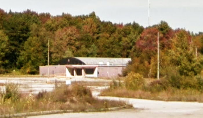 AMF Muskegon Lanes - Street Views